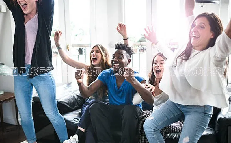 下载中欧体育歌力思英国足球运动员出门被罚，遭遇困境，网友热议舆论纷纷